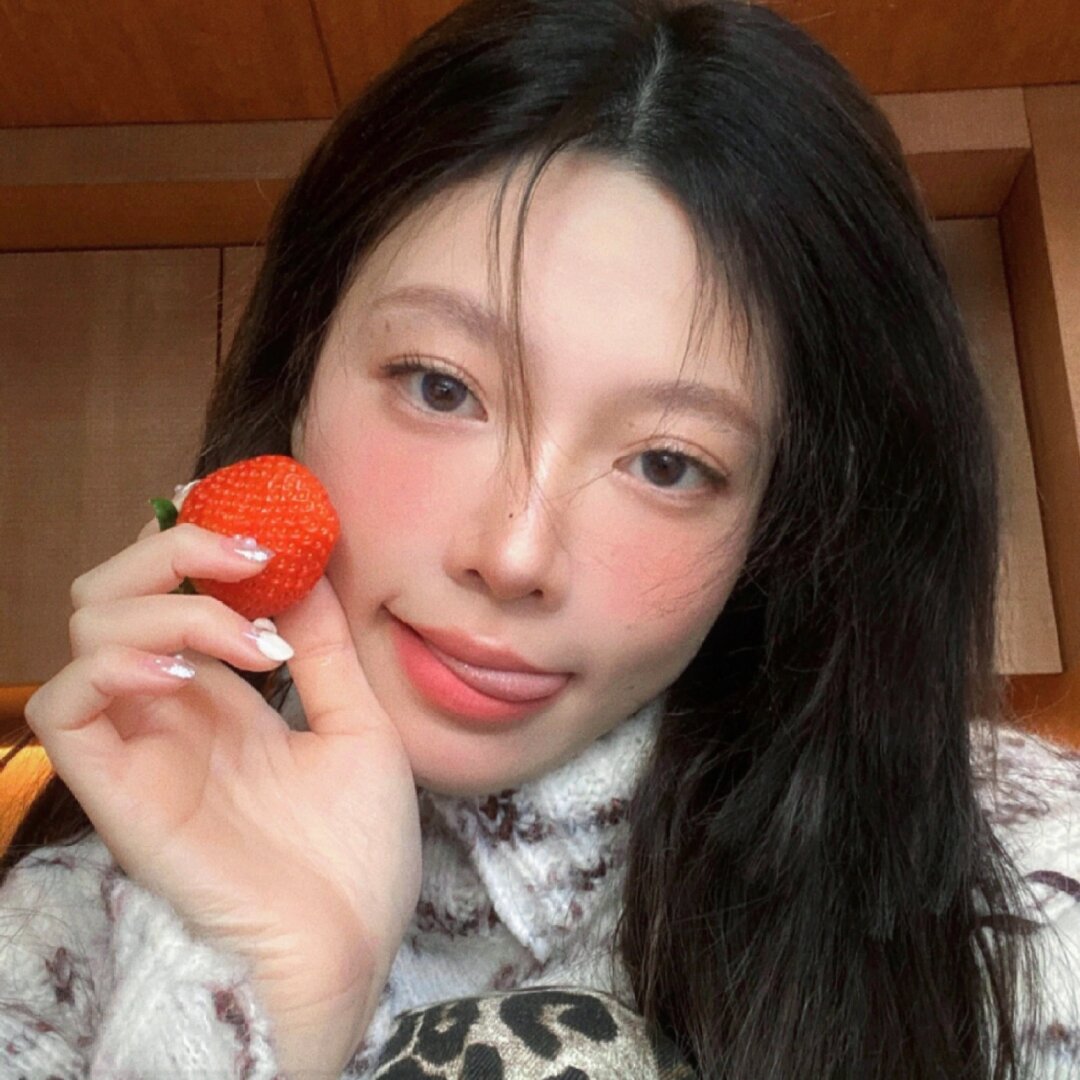 《某女网红直播间哭诉被骚扰，反被扒是剧本》配图