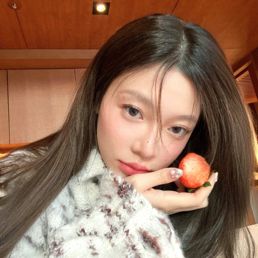 《某女星直播卸妆，被指鼻子透光》配图